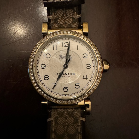 COACH Women's Classic Signature Madison watch - Picture 1 of 5